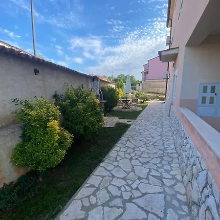Apartments Armin Ližnjan Exterior foto